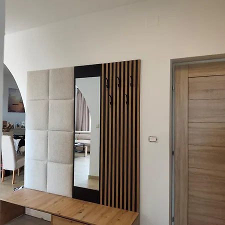 Nicol Apartman *